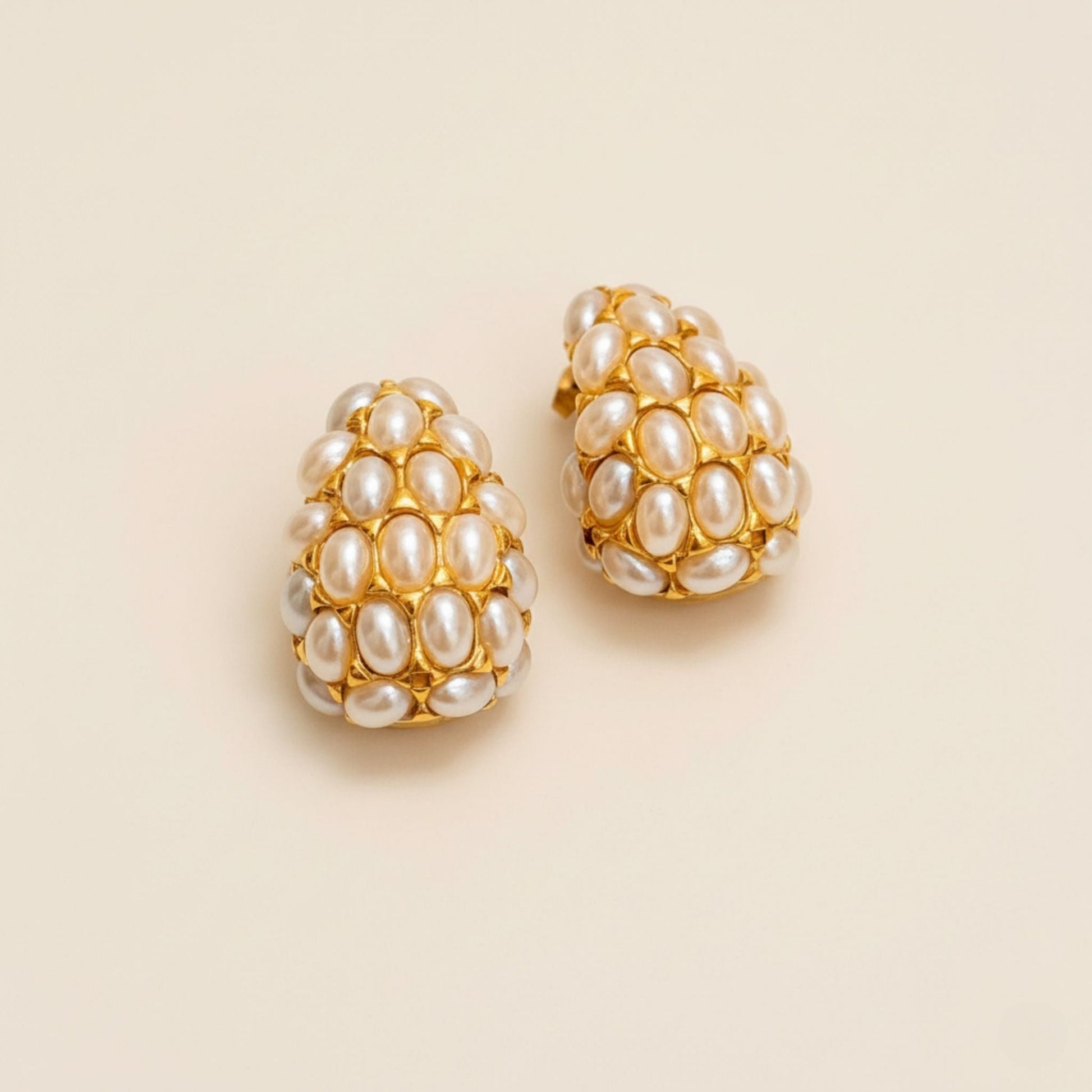Pair of gold and pearl 18k gold plated earrings 